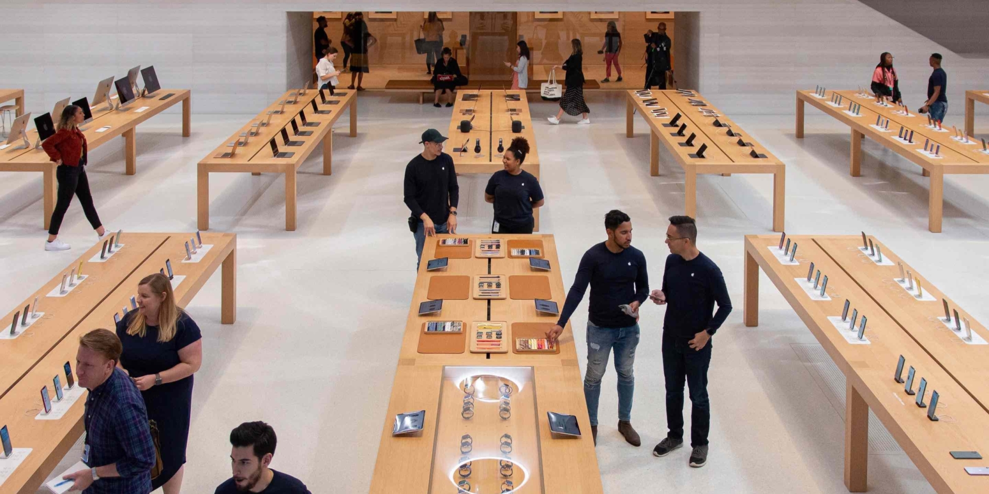 apple_fifth_ave_interior_wide_2 apple_fifth_ave_interior_wide_2